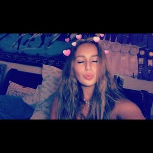 Meet your Posher, Dina